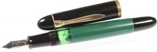 Pelikan 120 Füllfederhalter, grün, Feder M