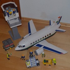 Playmobil Flugzeug + Tower + Zusatzartikel und Figuren+ Aufbauanleitung Nr. 5261