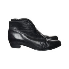 Giorgio Venuti, Boots