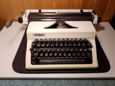 Schreibmaschine Erika Modell 127 Reiseschreibmaschiene VEB Robotron DDR Reise