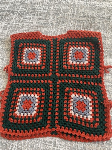 Handgestrickte gehäkelte