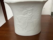 AK Kaiser Vase, OVAL Bisquit