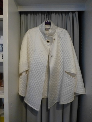 Neuwertig poncho wollweiß - neuwertig,
