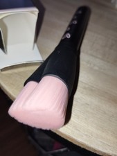 Heart-Shaped Foundation Brush