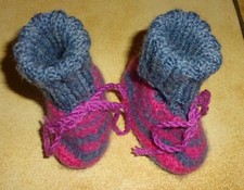 Babyschühchen Filz handgestrickt mit Regia 4-fach Wolle, Polyamid pink jeansblau
