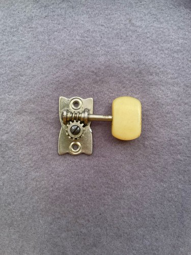 Höfner guitar butterfly tuner