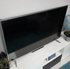 SHARP LED 43 Zoll SMART TV m. RGB Hintergrund Beleuchtung - Neuwertig!