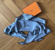 Hermès Raute in Blaugrau