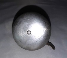 Klingel Oldtimer Fahrrad Glocke sehr ALT+ LAUT Kleeblatt am Drücker kein Plastik