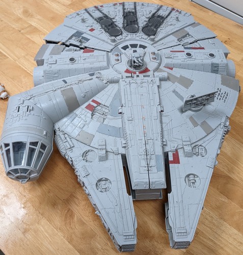 Millennium falcon hasbro - -,