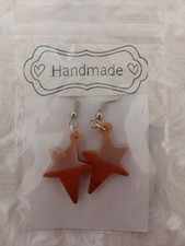 Ein Paar Ohrringe Handmade