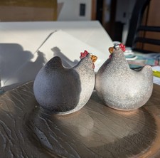 Osterdeko 2 Hühner Keramik