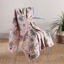 Rosa Blumendruck Kantha Quilt