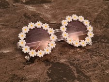 Hippie/ Festival/ Musik  weiße Blümchen Brille *NEU*