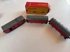 2x Trix Express Personenwagen