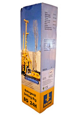 Brami Metallmodell Baumaschine 25005 Bohrgerät Bauer BG 24H 1:50 OVP Excavator