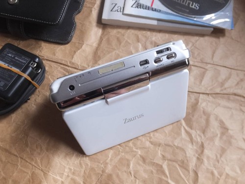 Sharp zaurus c3000 - sharp, pda