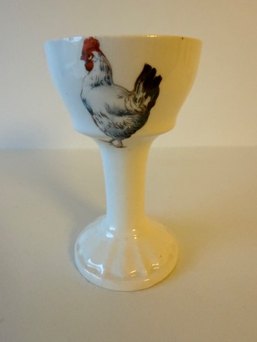 Alte eierbecher mit hühnern - mit,