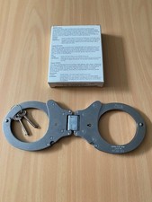 Handschellen-Handfesseln-Schli