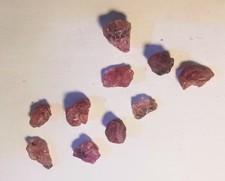 Spinell: 10 kleine Rohsteine