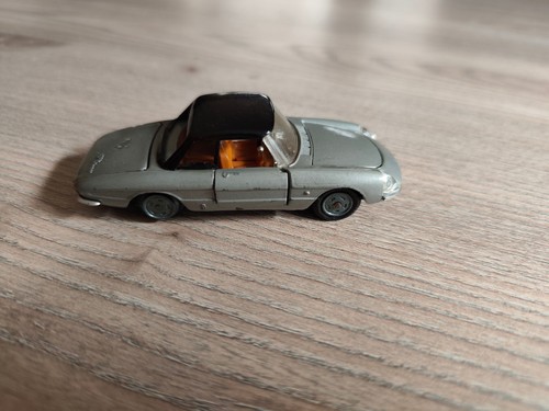 Mebetoys alfa romeo - 1:43,