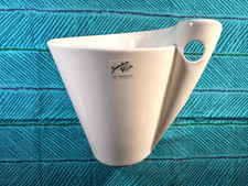 Weißer Porzellan-Übertopf