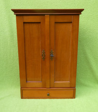 Antiker Holz Pfeifenschrank Wandschrank für 28 Pfeifen