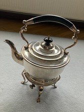 antike englische Teekanne mit
