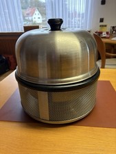 Cobb Grill mit Umfangreichem