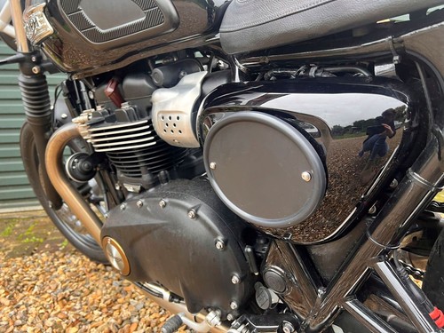 Triumph bonneville plastic - triumph,