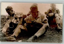 38167440 - Jungs bei der