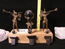 Bronze Altlas mit 2 Engel für Staartklok Friesenuhr Halbkastenuhr mit Podest 02