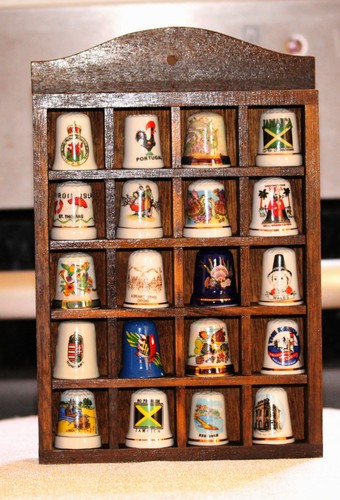 Fingerhüte holz vitrine - fingerhüte,