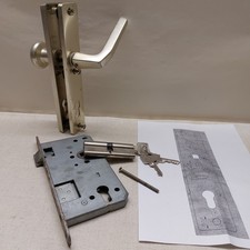 Haustürschloß links mit Zylinder und Beschlag