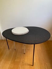 Mathieu Mategot Couchtisch Kangourou von Gubi (nicht mehr in Produktion).