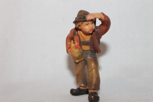 Krippenfigur massiv bub mit - ,