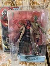 Hellboy 1 Figure Mezco