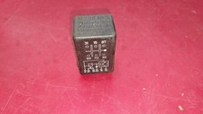 Kraftstoffpumpenrelais Mercedes W123 W201 4-Zylinder 200 230 0015450805