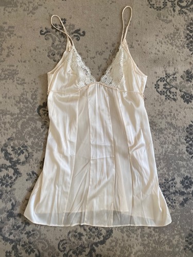 Perla silk negligée in - perla,