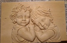 Holzrelief mit geschnitzten
