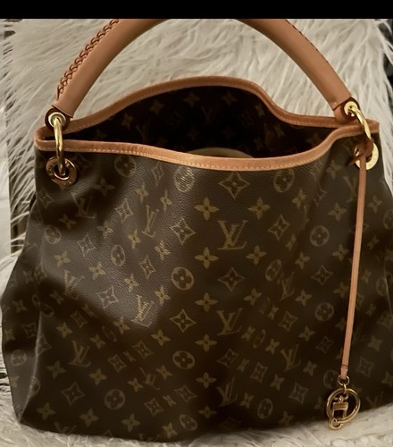 Louis vuitton monogram canvas - louis,