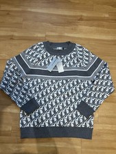 Schöner Strickpullover