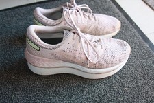 Erhöhter schuh rechts - erhöhter,