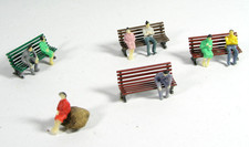 Konvolut  Sitzende Figuren   Spur HO World shipm 9,50