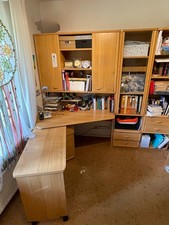 Schrankwand mit Eckschreibtisch – erweiterbar – viel Stauraum – Buchedekor