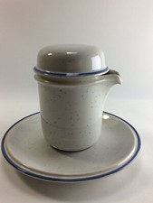 (C9) THOMAS Family Blue Milchkännchen mit Deckel auf Teller Steinzeug Vintage