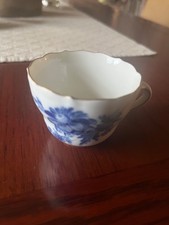 Meissen, Moccatasse, Blumendekor mit Goldrand, Gold, Blumen