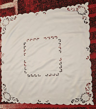 Tischdecke mit Lochstickerei Gr. 80 x 80 neuwertig