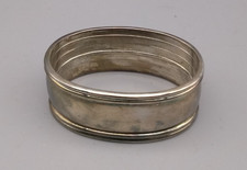 Versilberter Serviettenring