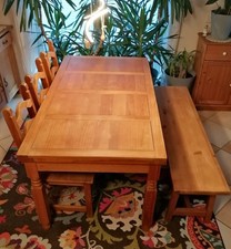 Esstisch + 3 Stühle + 1 Bank